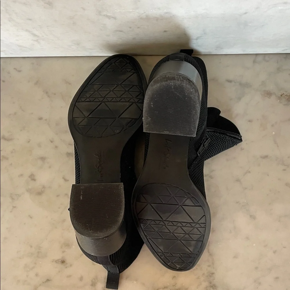 LIFE STRIDE Destined Black Ankle Boots Fabric Upper Zip Side